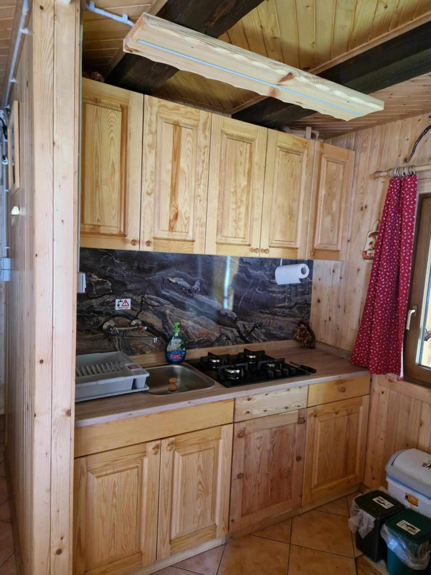 Koca V Gozdu, Forest House Near בלד חדר תמונה